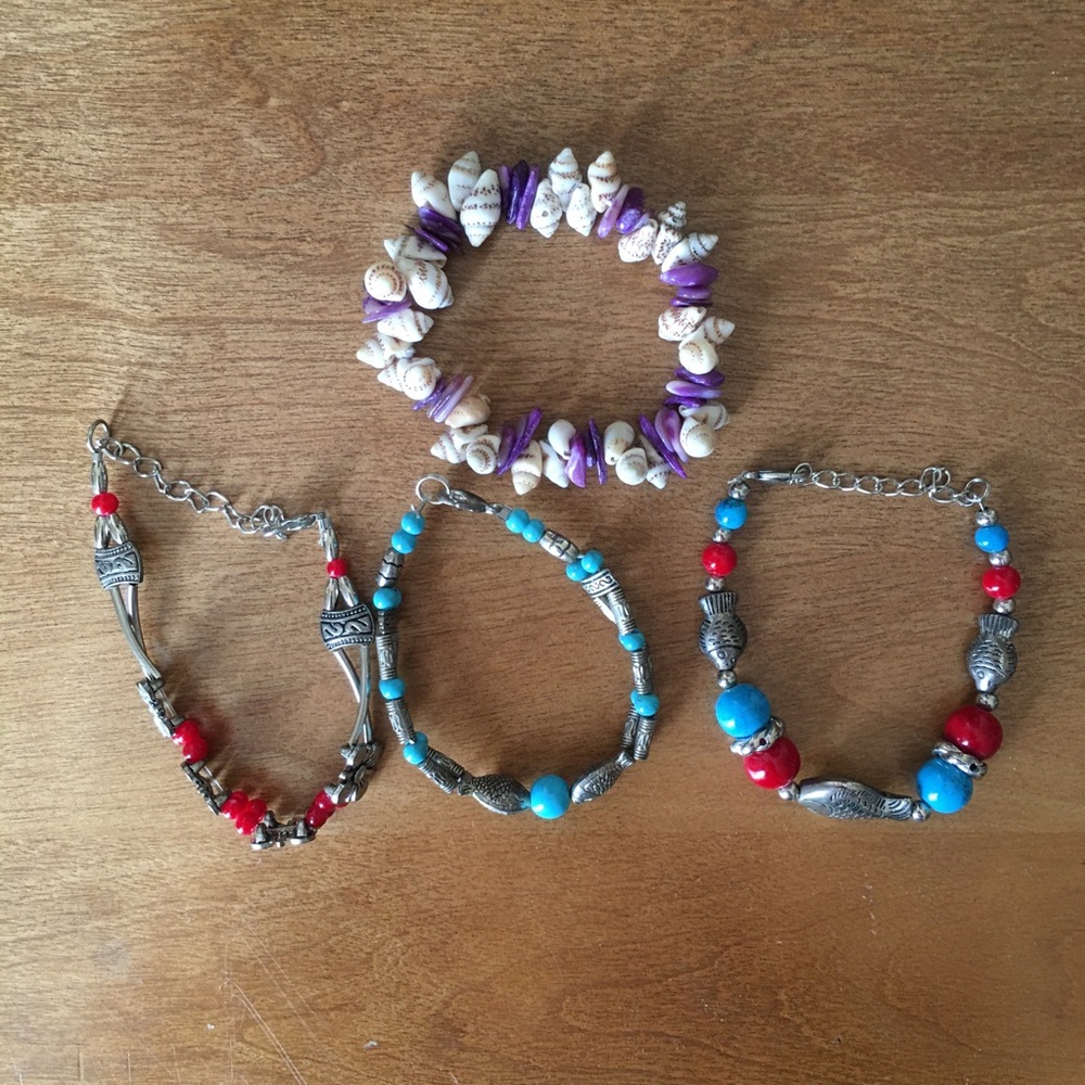 Set of 4 bracelets